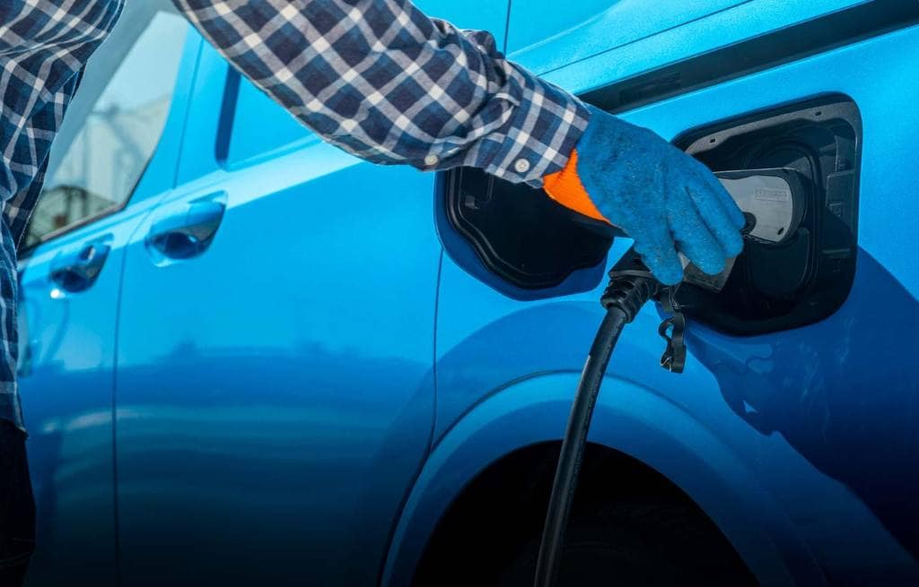 Ford Transit Courier opladen